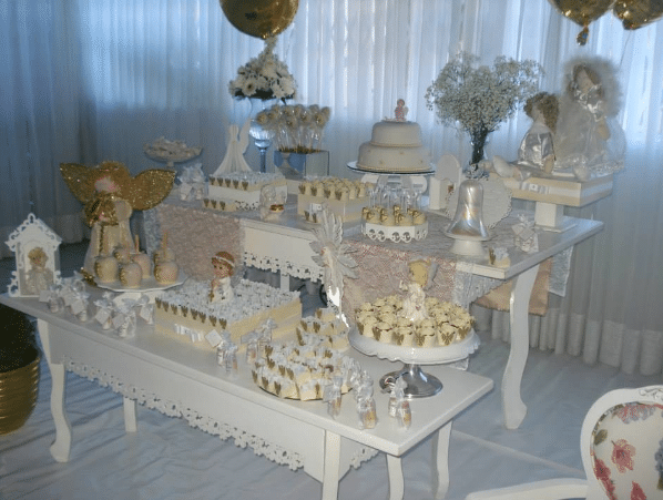 decoração de batizado clássico - tema anjos - branco e dourado